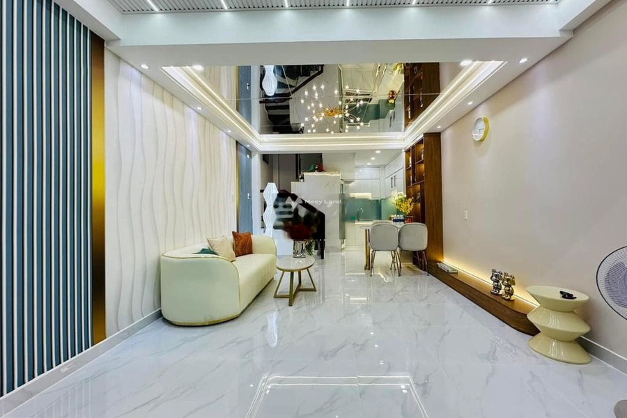Trong căn này 3 phòng ngủ bán nhà bán ngay với giá đàm phán 12.5 tỷ có diện tích rộng 90m2 vị trí đặt ngay ở Đồng Đen, Hồ Chí Minh-01