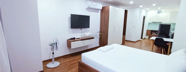 Trong căn hộ nhìn chung bao gồm 1 PN, cho thuê căn hộ vị trí thuận lợi tọa lạc ngay trên Ba Đình, Hà Nội, 1 WC hỗ trợ mọi thủ tục miễn phí-03