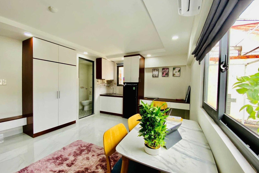 Cho thuê phòng trọ diện tích gồm 25m2 vị trí cực kì thuận lợi ngay tại Trần Hưng Đạo, Hồ Chí Minh thuê ngay với giá cực rẻ chỉ 8 triệu/tháng-01