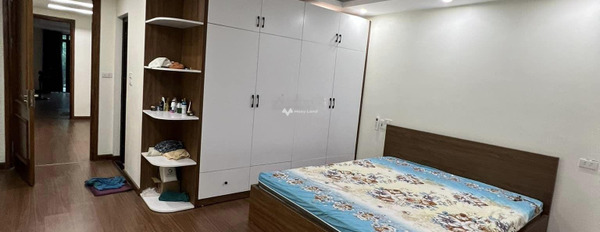 Bán nhà có diện tích chính 135m2 vị trí đẹp ở Phùng Hưng, Hà Đông tổng quan có tất cả 10 PN, 10 WC còn chần chờ gì nữa. hãy nhấc máy gọi ngay-03