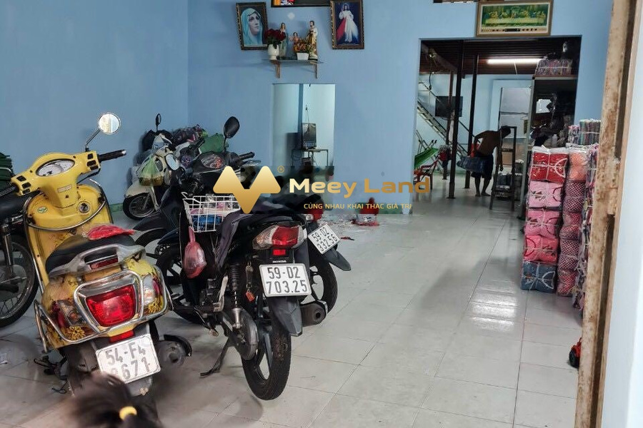 Diện tích 150m2 bán nhà ở vị trí mặt tiền tọa lạc ngay ở Đường Nguyễn Lộ Trạch, Quận Tân Phú liên hệ chính chủ-01