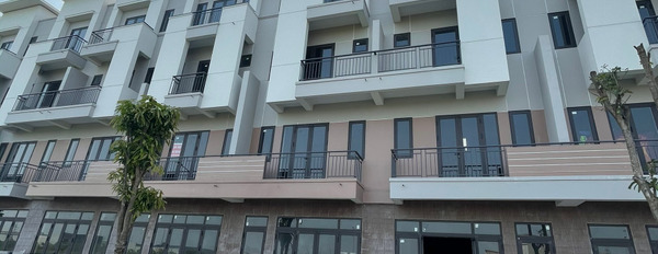 Bán nhà phố 4 tầng đối diện chung cư giá chỉ 5 tỷ xxx tại đại đô thị Centa Vsip-03