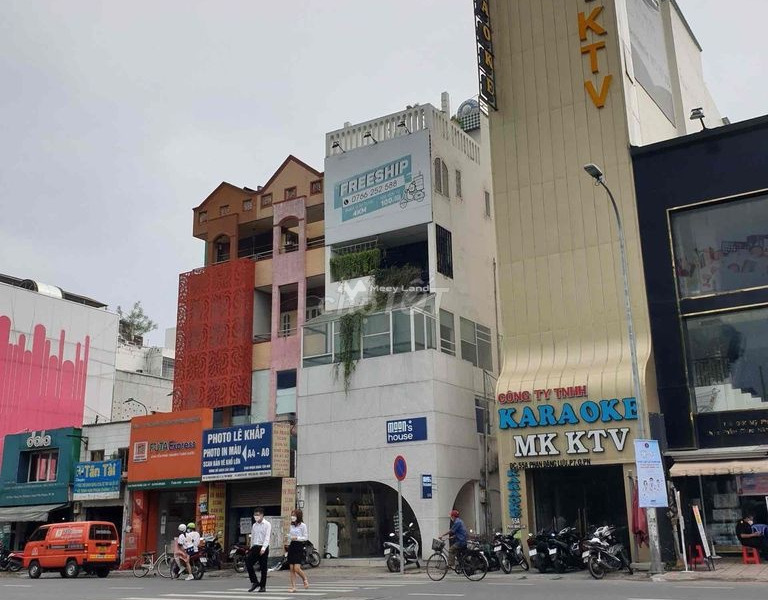 Nhà gồm 6 phòng ngủ cho thuê nhà ở diện tích quy đổi 57225m2 giá thuê bất ngờ chỉ 18.5 tỷ/tháng vị trí hấp dẫn Phú Nhuận, Hồ Chí Minh-01
