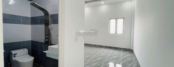 Với diện tích là 70m2, cho thuê nhà ở vị trí ngay An Phú, Bình Dương, căn nhà gồm có 4 PN, 4 WC vui lòng liên hệ để xem trực tiếp-03