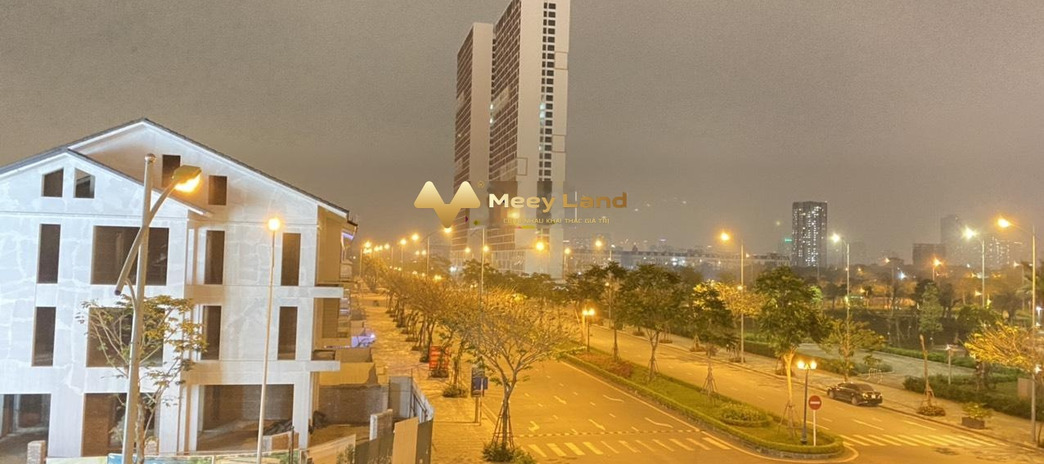 Bán liền kề mặt tiền tọa lạc trên Đường Lê Quang Đạo, Phường Dương Nội bán ngay với giá đề cử 12 tỷ diện tích cụ thể 150 m2, nhà gồm 4 phòng ngủ