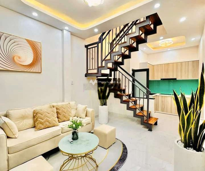 Ngôi nhà này có 2 phòng ngủ, bán nhà ở có diện tích 28m2 bán ngay với giá êm chỉ 3.3 tỷ vị trí thuận lợi gần Nguyễn Trọng Tuyển, Hồ Chí Minh-01