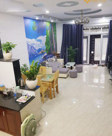 Chủ gửi bán gấp nhà hẻm 1 trệt 2 lầu Chu Mạnh Trinh, giá chỉ 5,6 tỷ thương lượng mạnh