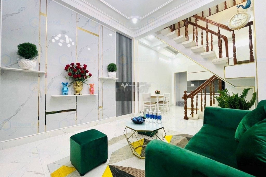 Bán nhà diện tích 10m2 vị trí đặt tọa lạc ngay ở Trần Quang Diệu, Quận 3 bán ngay với giá đặc biệt 1.44 tỷ tổng quan nhà này gồm có 2 phòng ngủ-01
