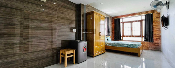 Cho thuê phòng trọ diện tích thực khoảng 40m2 vị trí mặt tiền ngay Tân Sơn, Gò Vấp giá thuê êm chỉ 5.8 triệu/tháng nhà có tổng 1 phòng ngủ, 1 WC-03