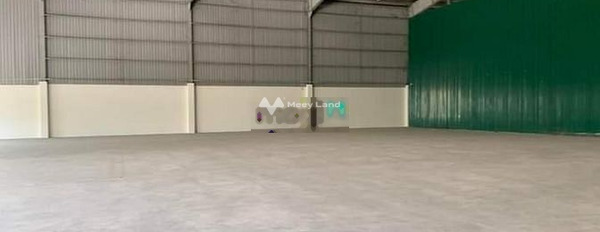 Nằm ở Cát Lái, Quận 2 cho thuê kho bãi 1200m2 giá thuê cực tốt 158.4 triệu/tháng hỗ trợ mọi thủ tục miễn phí, giá mùa dịch.-02