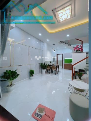 Bán nhà vị trí mặt tiền ở Đặng Công Bỉnh, Hồ Chí Minh bán ngay với giá chốt nhanh 690 triệu có diện tích gồm 84m2 trong nhà này có 2 PN-01