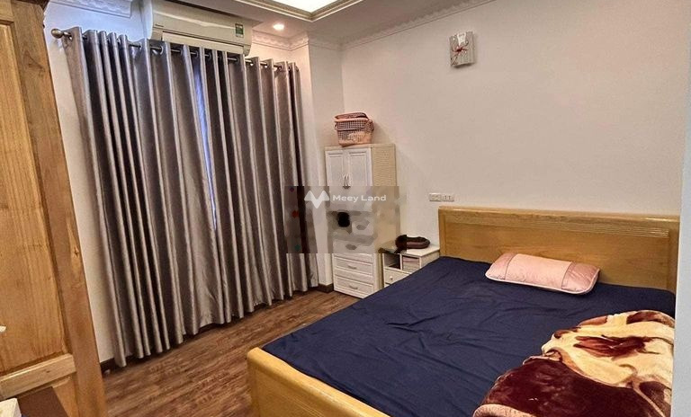 Cho thuê chung cư ở Phú Thượng, Hà Nội, trong căn hộ này thì gồm 2 phòng ngủ, 2 WC tiện ích bao phê