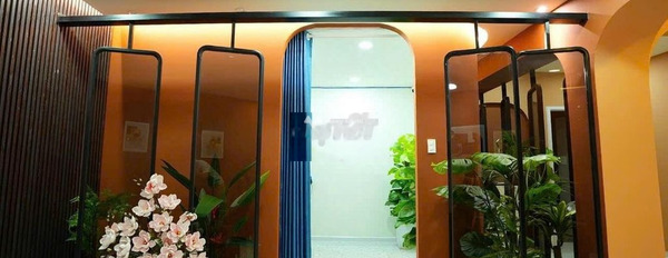 Vị trí tại Trần Quý Khoách, Tân Định bán nhà bán ngay với giá hạt dẻ từ 31 tỷ trong nhà này có tổng 3 PN 4 WC-03