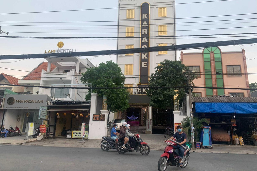 Vị trí thuận lợi ngay ở Nguyễn Duy Trinh, Quận 2 bán nhà bán ngay với giá khuyến mãi 53 tỷ có diện tích rộng 350m2 hãy nhấc máy gọi ngay-01