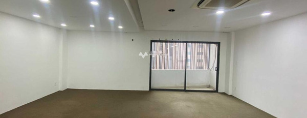 Cho thuê nhà ở với diện tích tiêu chuẩn 800m2 giá thuê đề xuất từ 130 triệu/tháng vị trí đặt ngay Tân Bình, Hồ Chí Minh-02