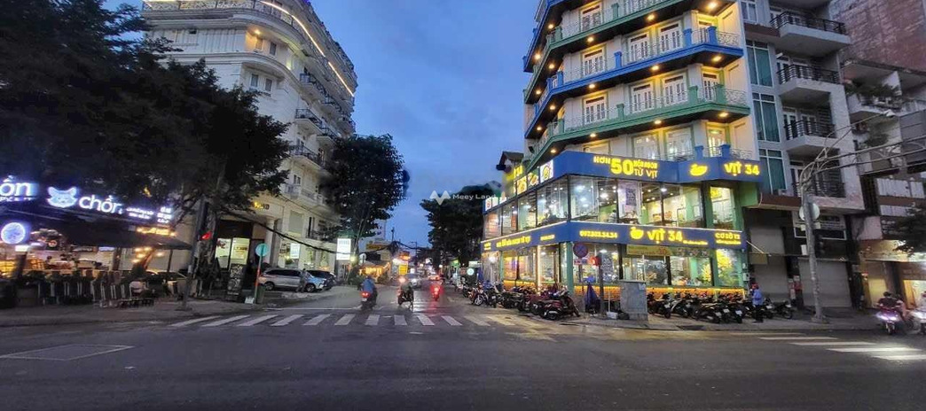 Vị trí đặt tại trung tâm Cao Thắng, Hồ Chí Minh bán nhà bán ngay với giá siêu khủng chỉ 55 tỷ căn này bao gồm 12 phòng ngủ 11 WC