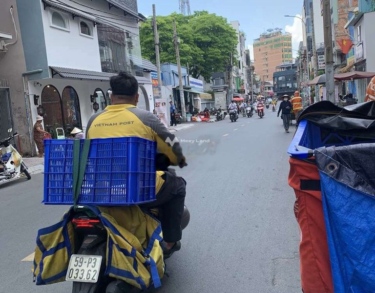 Tọa lạc gần Đinh Công Tráng, Tân Định bán nhà bán ngay với giá đề cử 45 tỷ trong ngôi nhà này gồm 5 phòng ngủ 5 WC-01