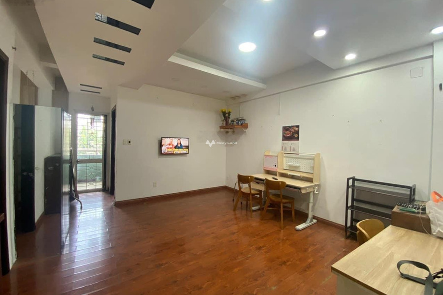 Nằm ở Tân Thuận Đông, Hồ Chí Minh bán chung cư giá bán đề xuất chỉ 2.13 tỷ, hướng Tây - Nam, trong căn này có 2 phòng ngủ, 1 WC giá tốt nhất-01