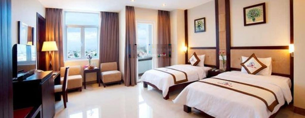 Bán nhà bán ngay với giá khủng chỉ 43 tỷ diện tích chuẩn 130m2 vị trí đặt ở tại Hạ Hồi, Trần Hưng Đạo-03