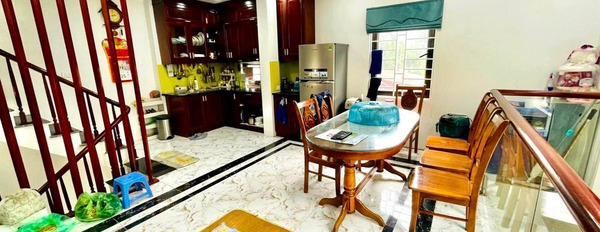 Giá tốt, nhà đẹp cho một căn phường Thạch Bàn, giá chỉ 3,75 tỷ, 6 tầng, lô góc, mặt tiền rộng, ô tô-03