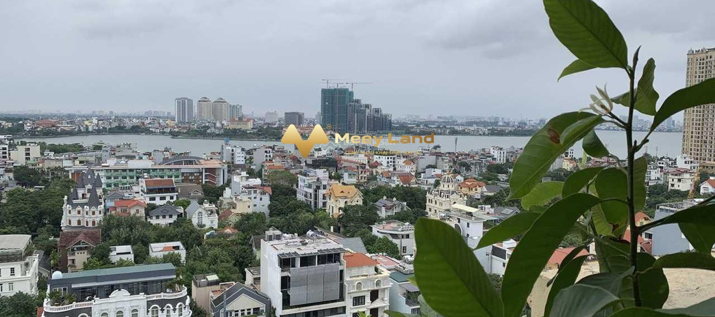 Bán căn hộ chung cư bán ngay với giá cực sốc 2,8 tỷ, có diện tích tiêu chuẩn 70 m2, vị trí đặt tọa lạc trên Quận Tây Hồ, Hà Nội