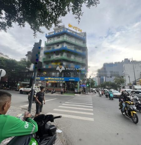 Bán nhà ở có diện tích chính 282m2 bán ngay với giá 30 tỷ vị trí mặt tiền nằm ngay Nguyễn Trọng Tuyển, Hồ Chí Minh