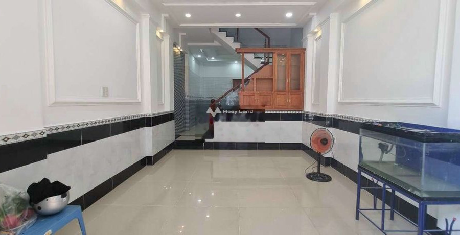 Nhà có 5 PN cho thuê nhà ở tổng diện tích là 52m2 thuê ngay với giá thương lượng chỉ 9 triệu/tháng vị trí đặt ở Bình Tân, Hồ Chí Minh, hướng Bắc-01