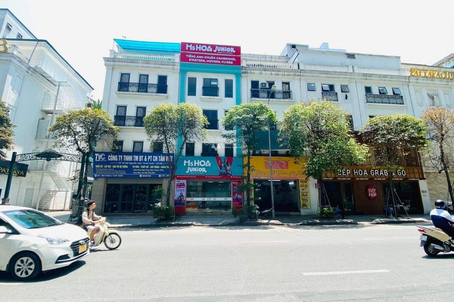 Bán nhà vị trí đặt ngay Nguyễn Tuân, Hà Nội bán ngay với giá thương mại 48 tỷ diện tích chuẩn 90m2 trong nhà này gồm 6 PN-01