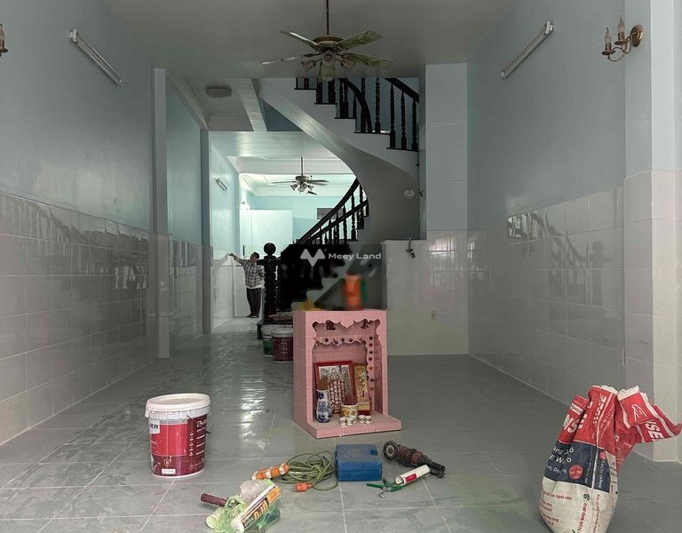 Cho thuê nhà vị trí ngay ở Bình Phú, Quận 6, giá thuê bàn giao 21 triệu/tháng có diện tích sàn 104m2, trong nhà này có tổng 6 phòng ngủ-01