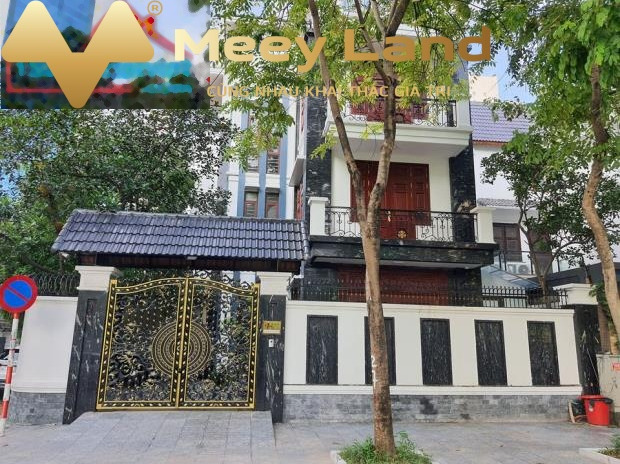 Bán biệt thự vị trí mặt tiền tọa lạc ngay trên Nguyễn Xiển, Hà Nội vào ở luôn giá cực tốt từ 27.2 tỷ diện tích 162 m2
