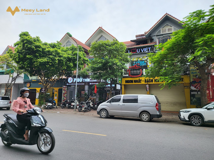 Phố Nguyễn Văn Lộc được mệnh danh là con phố kim cương của Quận-01