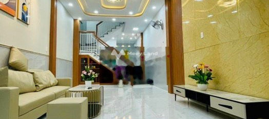 Nhà gồm 3 phòng ngủ bán nhà giá bán hữu nghị chỉ 4.95 tỷ có diện tích chung là 60m2 vị trí tốt ngay Nguyễn Phúc Chu, Phường 15-02