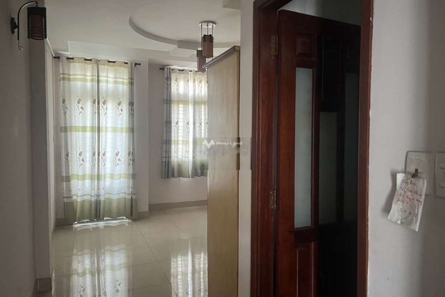 Nhà 5 phòng ngủ cho thuê nhà ở với diện tích chuẩn 60m2 thuê ngay với giá chốt nhanh 25 triệu/tháng vị trí nằm trên Ngân Hàng, Tân Thuận Đông-01