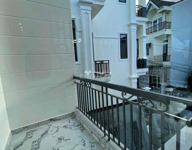 Tổng quan nhà này gồm 3 phòng ngủ, bán nhà ở diện tích rộng 150m2 giá bán chốt nhanh chỉ 9.9 tỷ vị trí đặt ngay trung tâm Lữ Gia, Lâm Đồng-01
