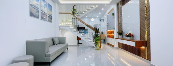 Nhà gồm 3 phòng ngủ, bán nhà ở diện tích rộng 48m2 giá bán đề xuất chỉ 2.89 tỷ vị trí nằm trên Phường 13, Hồ Chí Minh-02