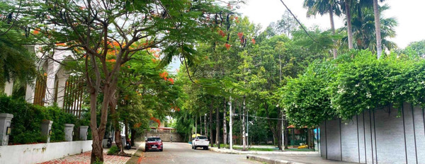 Chính chủ cần bán gấp 4 căn biệt thự King Crown, mặt tiền đường Nguyễn Văn Hưởng Thảo Điền, Quận 2 -03
