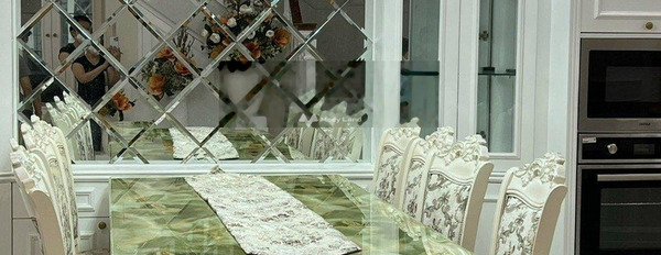 4 PN, bán biệt thự, giá bán cực tốt từ 17 tỷ với diện tích tiêu chuẩn 140m2 vị trí đặt tọa lạc gần Phước Kiển, Hồ Chí Minh-02