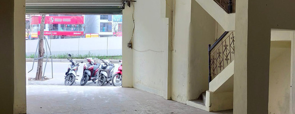 Bán nhà mặt phố Phạm Văn Đồng, giá 200 triệu/m2 - 95m2, mặt tiền 5m5 kinh doanh sầm uất-03