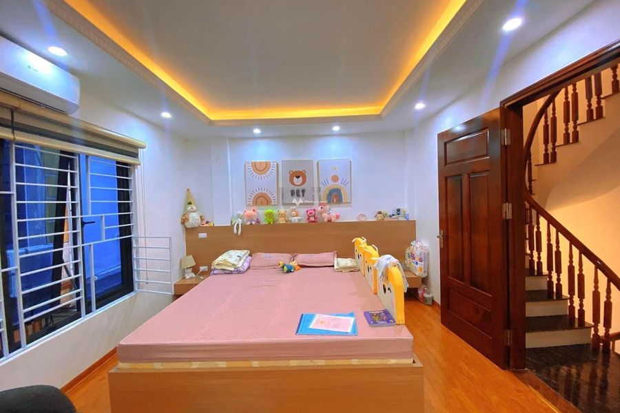 Bán nhà vị trí tốt ở Thịnh Quang, Thịnh Quang bán ngay với giá đề cử 5.45 tỷ diện tích chuẩn 38m2 nhà này gồm 3 phòng ngủ-01