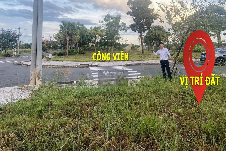 HÀNG HIẾM Đất đối diện công viên, đường nhựa, gần Đ.QL13 & Đ.HCM -01