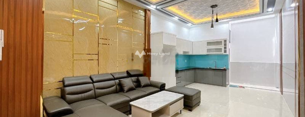 Trong căn nhà này gồm 2 phòng ngủ, cho thuê nhà ở diện tích mặt tiền 60m2 giá thuê khủng 26 triệu/tháng vị trí đẹp tọa lạc ngay trên Tân Phú, Quận 7-03