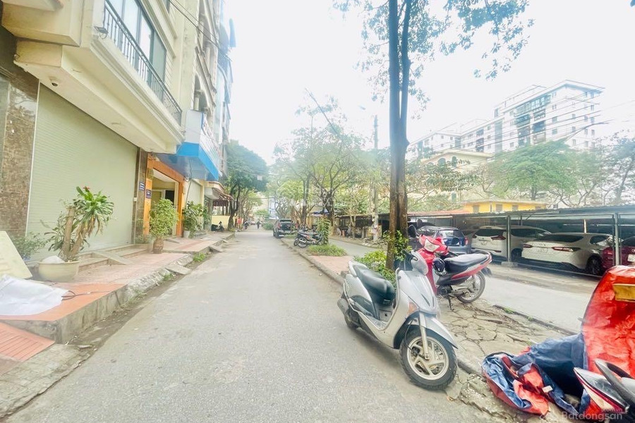 Nhà gồm 4 PN bán nhà ở có diện tích 61m2 bán ngay với giá sang tên chỉ 18.5 tỷ vị trí đẹp gần Hoàng Mai, Hà Nội-01