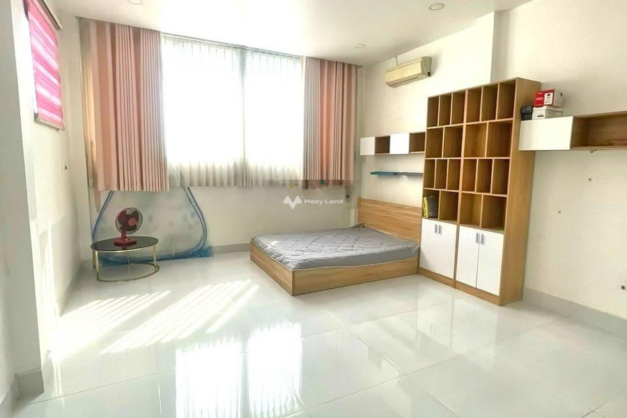 Nhà bao gồm 3 PN, cho thuê nhà, thuê ngay với giá cực êm 17 triệu/tháng có diện tích chung 70m2 vị trí đẹp ngay tại Lê Thị Chợ, Hồ Chí Minh-01