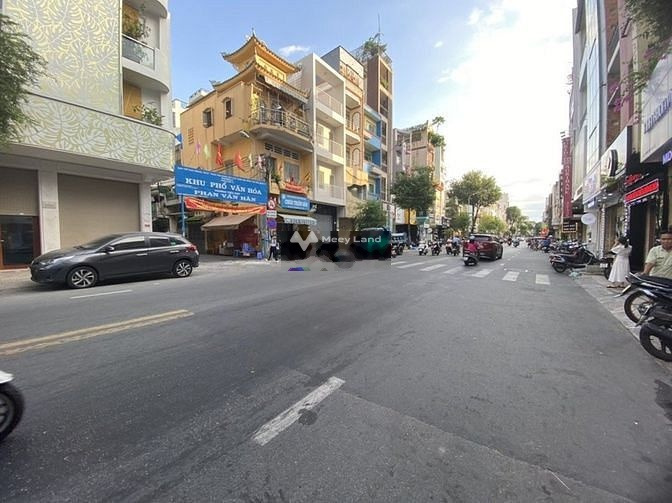 Cho thuê nhà vị trí đặt tọa lạc ngay ở Quận 3, Hồ Chí Minh, giá thuê đề cử từ 32 triệu/tháng diện tích trong khoảng 42m2, trong nhà này thì có 1 PN-01