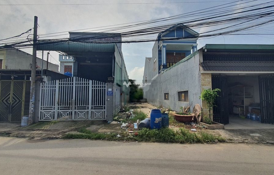 Ngôi nhà có 4 phòng ngủ bán nhà giá bán cực rẻ từ 5.75 tỷ diện tích khoảng 2318m2 vị trí phát triển Nguyễn Thị Tươi, Bình Dương-01