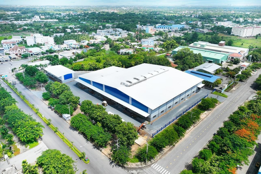 Thiện chí bán kho bãi diện tích chuẩn là 51000m2 vị trí đặt nằm ngay Đt 824, Long An giá bán giao lưu 210 tỷ vị trí siêu đẹp-01