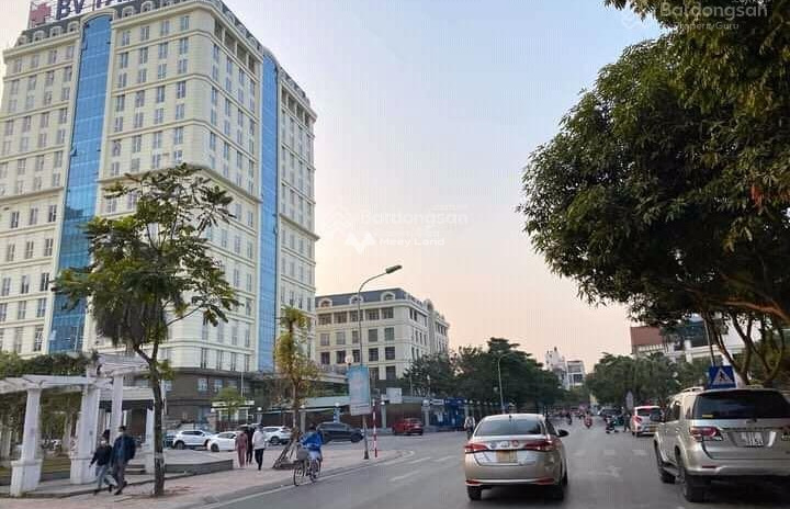 Bán nhà có diện tích chung là 121m2 mặt tiền tọa lạc ngay ở Long Biên, Hà Nội bán ngay với giá cực kì tốt chỉ 27 tỷ