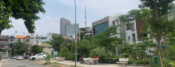 Bán liền kề mặt tiền tọa lạc gần An Phú, Hồ Chí Minh giá bán khuyến mãi chỉ 26.3 tỷ có diện tích 128m2, ngôi nhà này gồm có 5 phòng ngủ-02