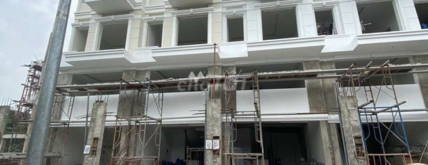 Nhà 4 PN bán nhà ở diện tích 50m2 bán ngay với giá siêu mềm 8.5 tỷ vị trí đặt tọa lạc ở Nguyễn Thị Nhung, Hiệp Bình Phước-02