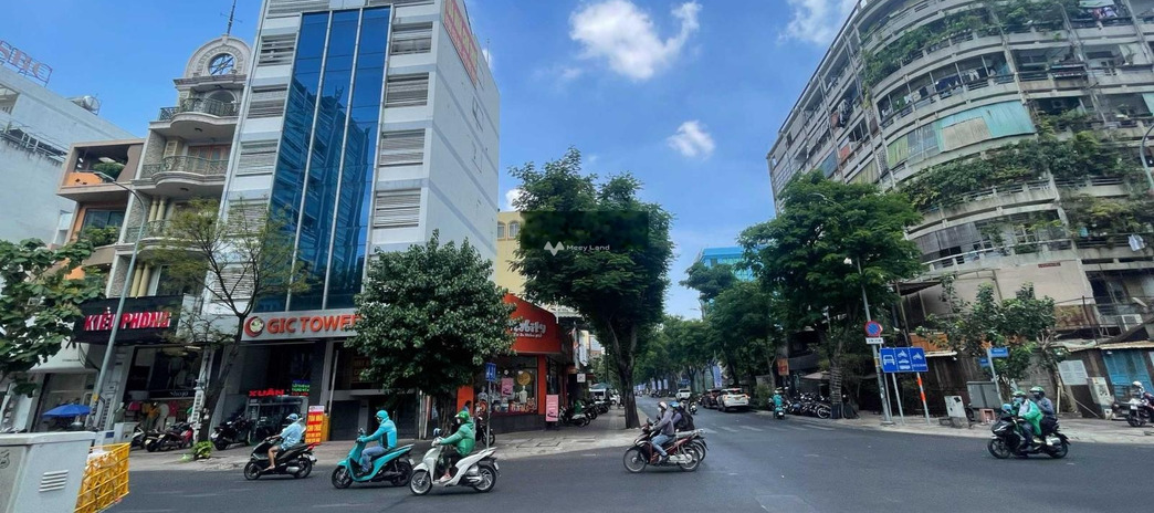 Vị trí thuận lợi nằm trên Quận 3, Hồ Chí Minh bán nhà bán ngay với giá khủng 23 tỷ diện tích 82m2 liên hệ trực tiếp để được tư vấn